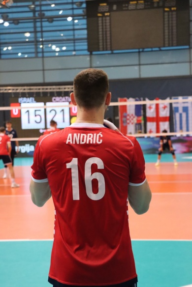 Hrvatski reprezentativac Leo Andrić pojačava Mladost!